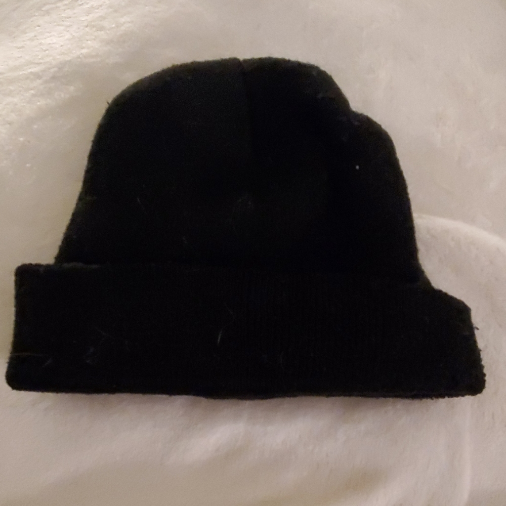 Mens black beanie.